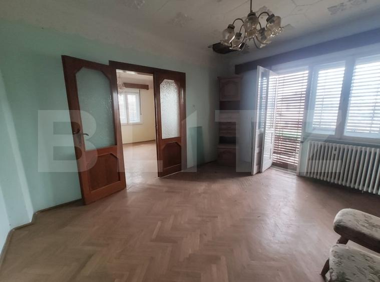 Casă individuală cu 4 camere cu Canalizare în Est