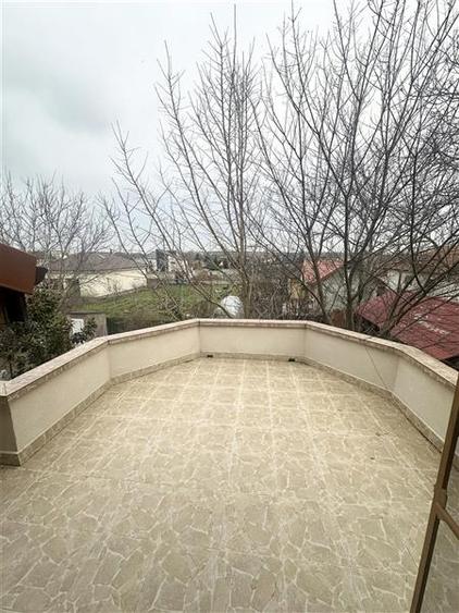 Casă individuală cu 6 camere cu Canalizare în Poiana