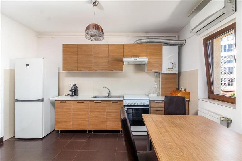 Apartament cu 2 camere semidecomandat, mobilat în Gheorgheni