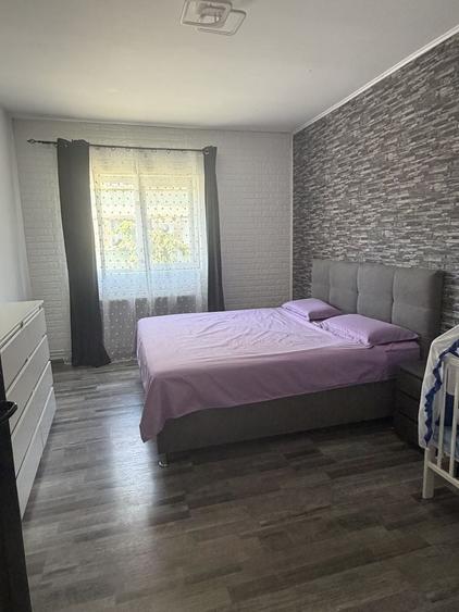 Apartament cu 3 camere în Periferie