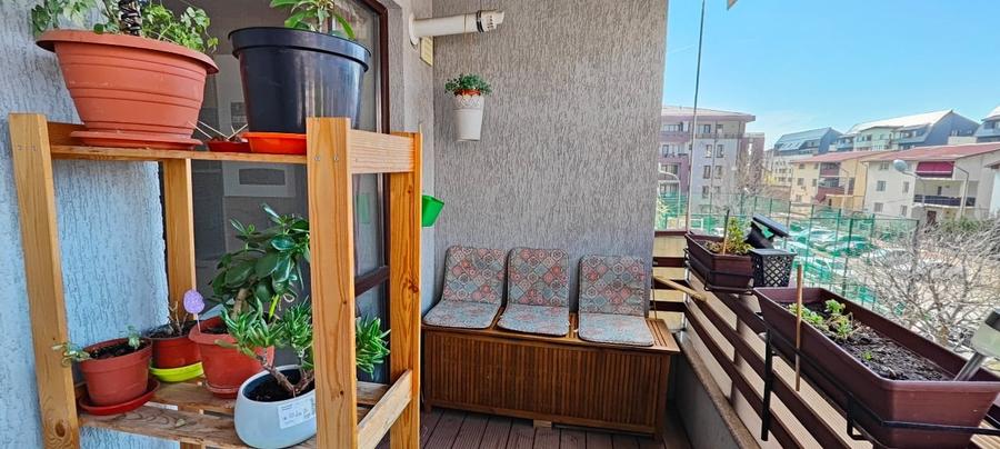 Apartament cu 3 camere decomandat, mobilat în Central