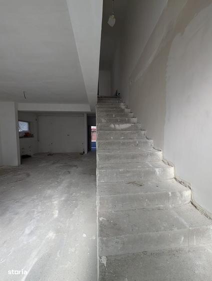 Casă cu 4 camere în Florești