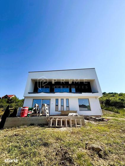 Casă cu 4 camere cu Teren 500 Mp în Corunca