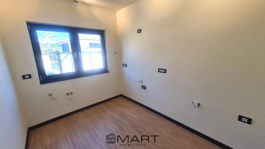 Casă cu 4 camere cu Teren 230 Mp în Central
