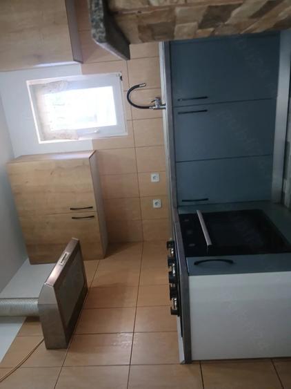 Casă cu 4 camere cu Teren 800 Mp în Uivar