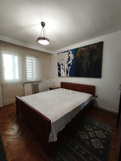 Apartament cu 3 camere decomandat în Decebal
