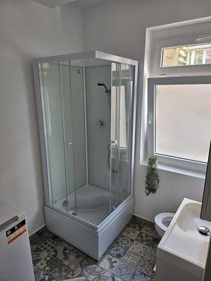 Apartament cu 2 camere semidecomandat în P-ța Alba Iulia