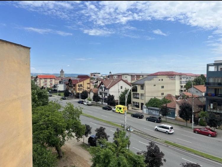 Apartament cu 2 camere decomandat în Aluniș