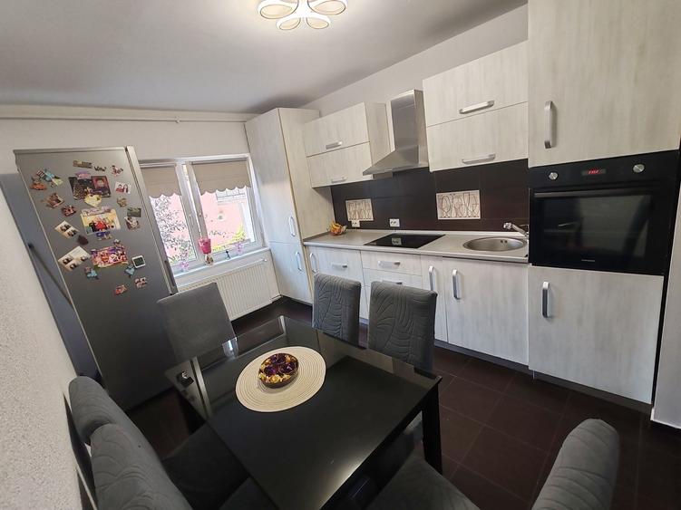 Se inchiriaza apartament 2 camere decomandat,pe termen lung - 1