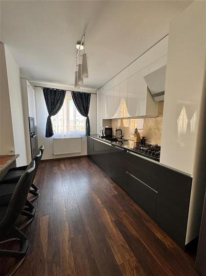 Apartament cu 2 camere semidecomandat în Pietroasa