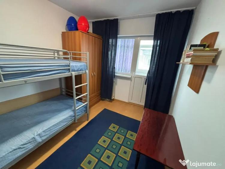 Apartament cu 4 camere decomandat în Central