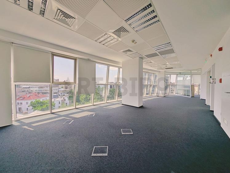 Zero comision, 310mp birou cu priveliste in cladire Armeneasca, 10' M - 7