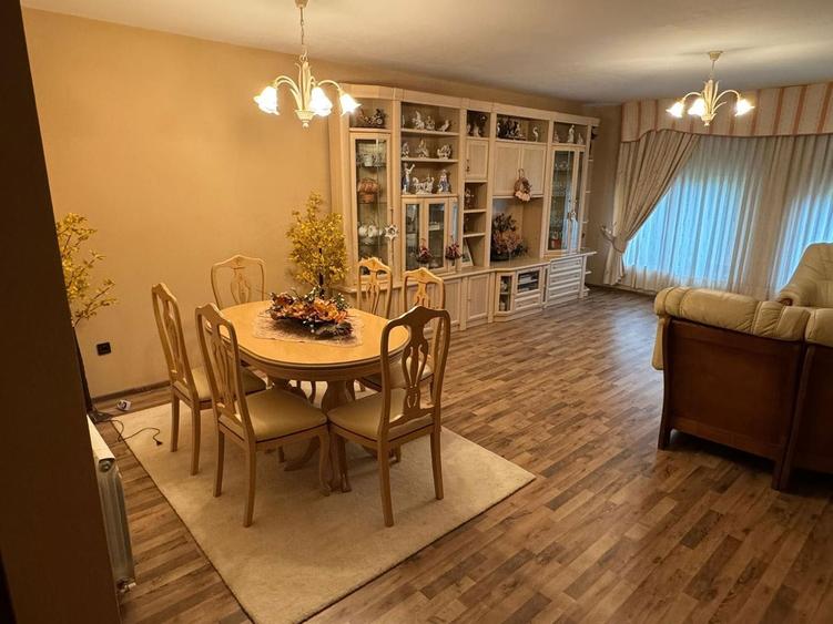 Vand casa ,in zona 14 Mai - 3