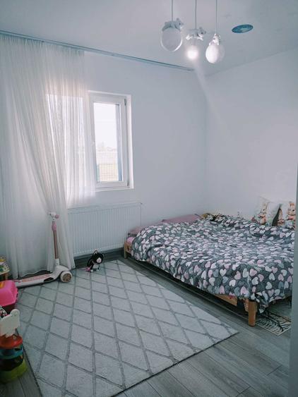 Crevedia Darza,casa parter,cartier rezidential,toate utilitatile,acces rapid DN1A,135000eur - 5