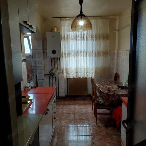 Vand apartament ultracentral, 4 camere, 2 bai, decomandat - 10