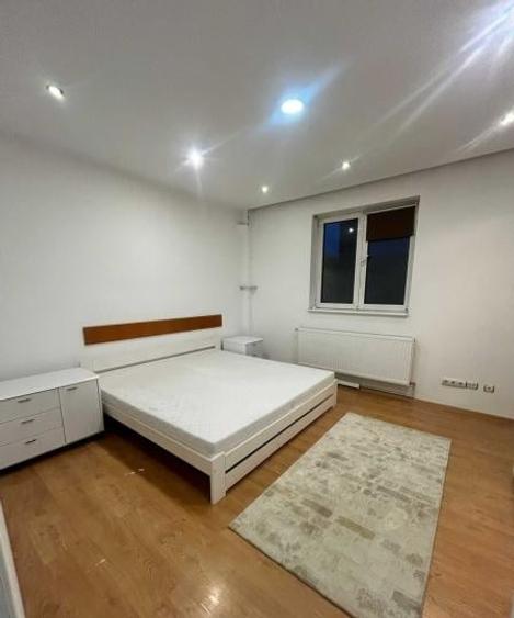 Apartament cu 2 camere semidecomandat, mobilat în Romană