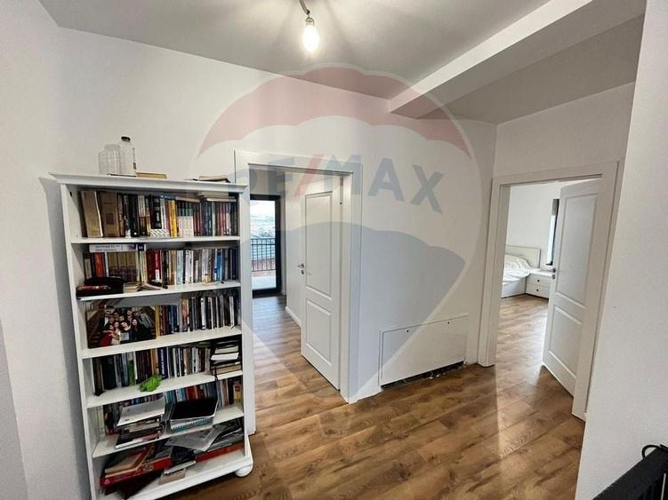 Casă individuală cu 4 dormitoare de vânzare str Planoarelor Dezmir - 11