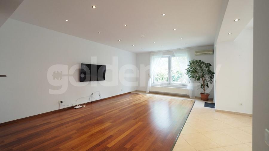 Vila cocheta in cartier rezidential cu piscina comuna, garaj - 3