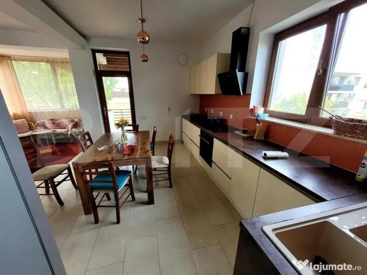 Casa indiaviduala cu 4 camere, 300 mp, curte 1000 mp, gara - 7