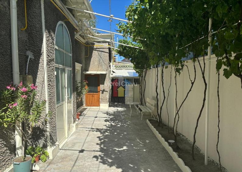 Casa 5 camere, caramida, Teren - 250 mp, zona Centrala