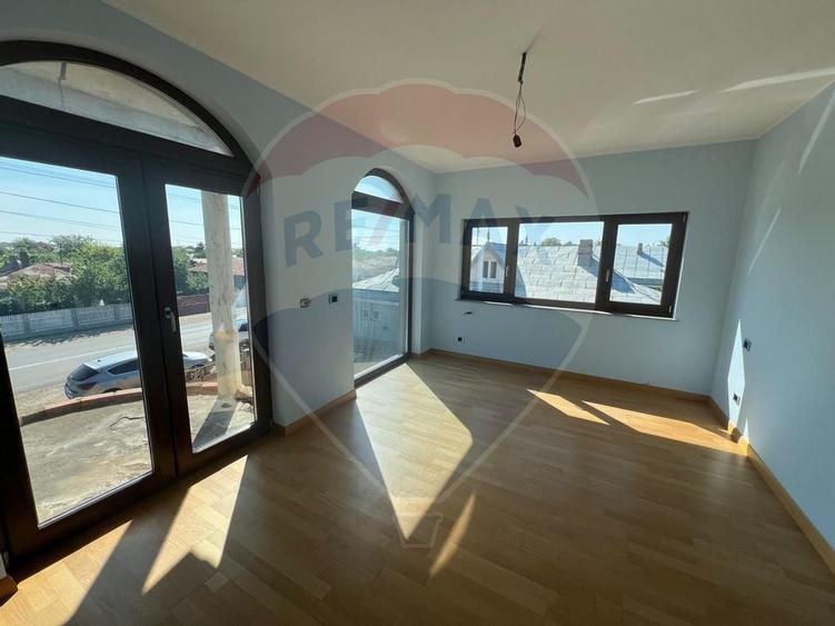 Casa / Vila 6 camere Rastoaca - 2