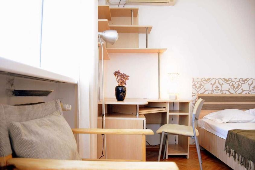 garsoniera P-ta Romana de inchiriat 450 euro. - 3