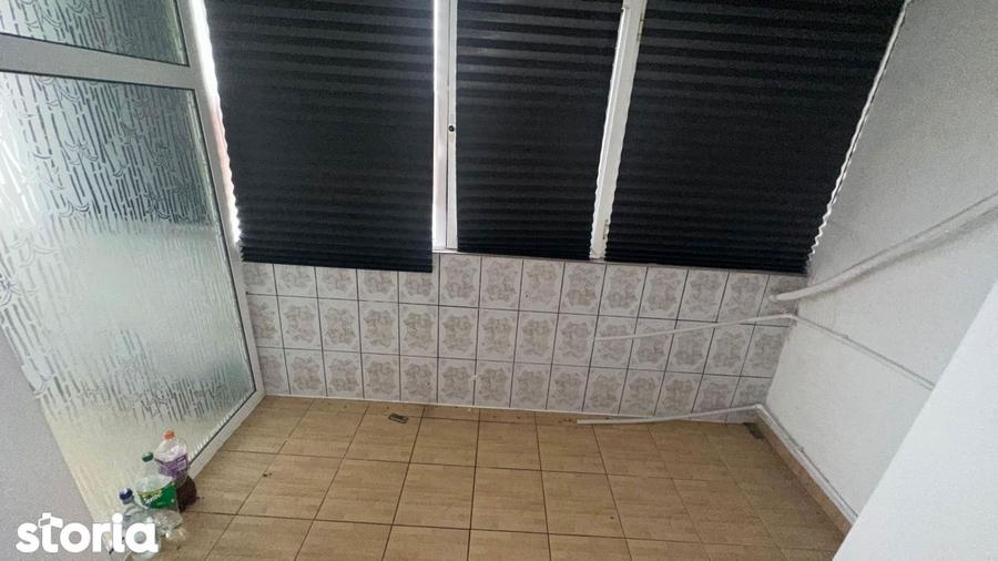 Cernavoda - str. 9 mai, Apartament cu 3 camere - 69 mp - etaj 3 - 5