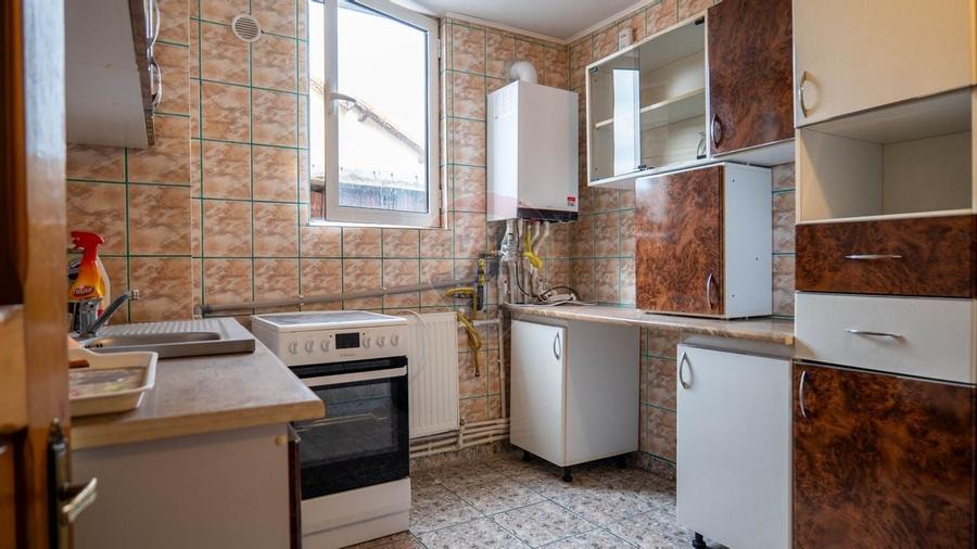 VILĂ MIXTĂ DE VÂNZARE – STRADA 1 DECEMBRIE 1918 - 35