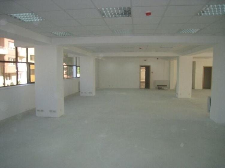 Comision 0! Spatii birouri/clinica in zona Expozitiei - 210 si 333mp - 11