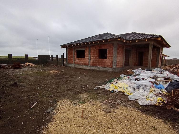 Sanandrei Casa Individuala Pe Parter, Suprafete Generoase, Bucatarie Separata - 2