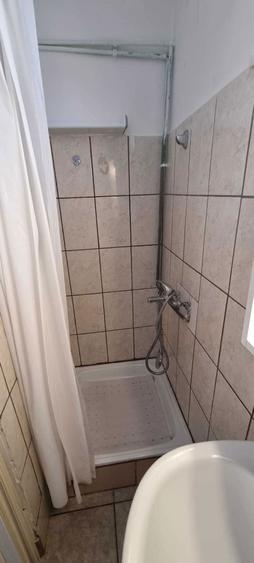 Proprietar, inchiriez Apartament 1 camera spatios la curte + Garaj - 4