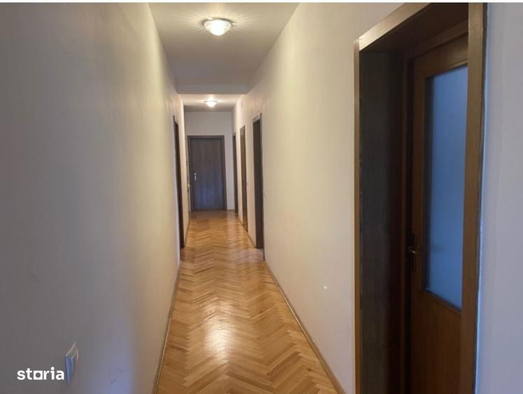 Casa NOUA 6 camere 7 bai teren 1.300 mp ,panouri foto-voltaice Orlat - 3
