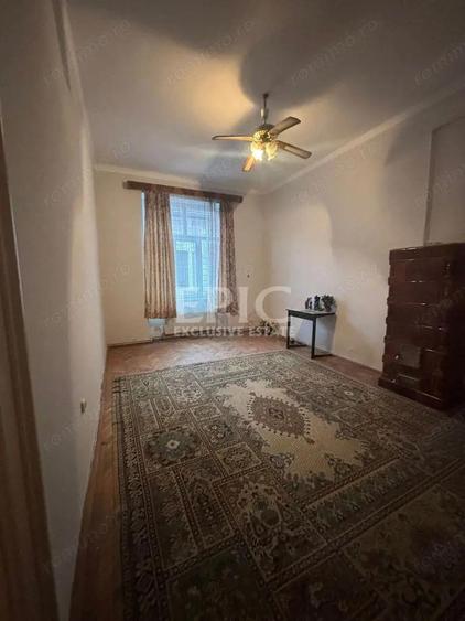 Casa de vanzare in centru orasului - 6