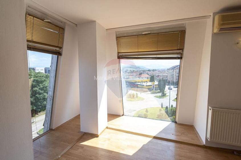 Apartament cu 3 camere de vanzare in Sebes
