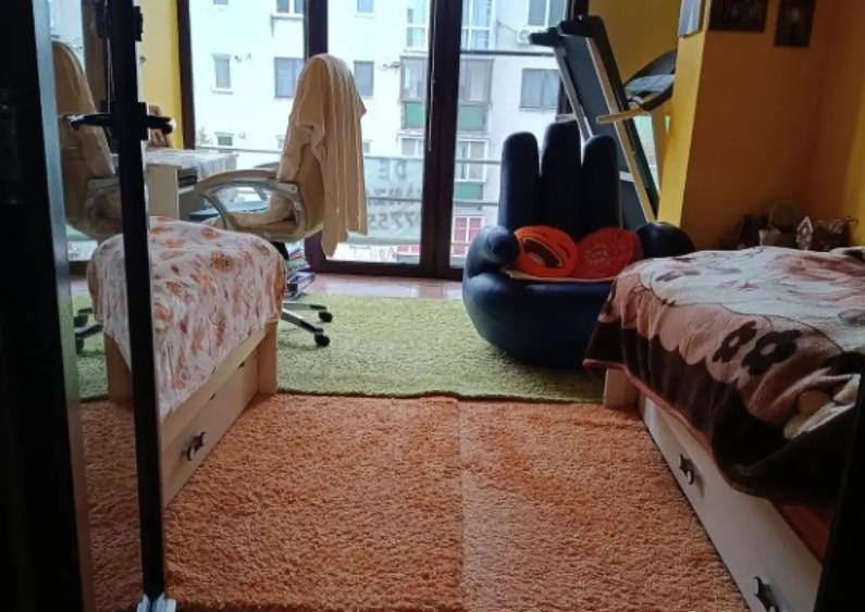 Apartament 3 camere et 3, Plopilor - 4