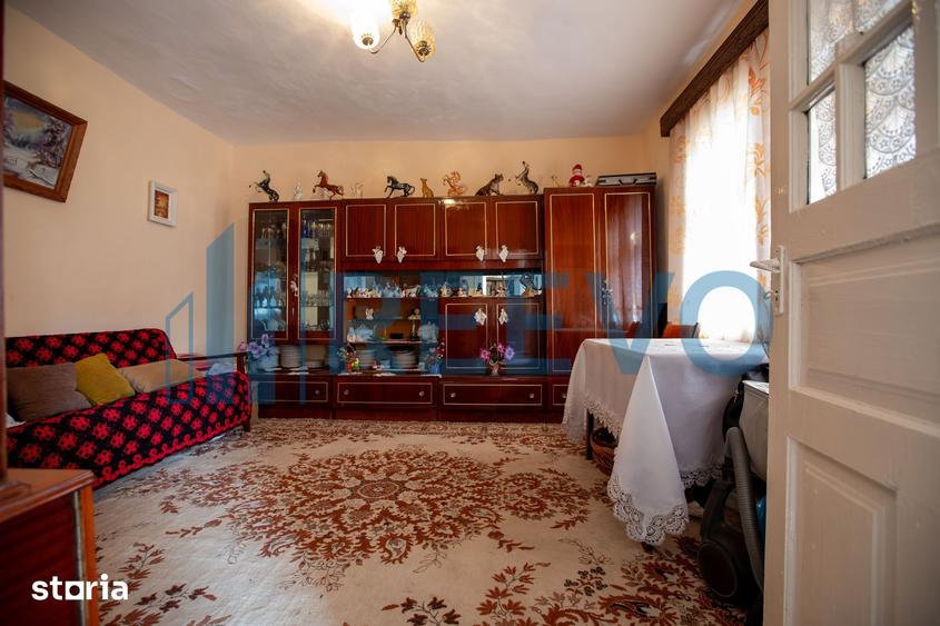 Casă cu 5 camere cu Teren 3365 Mp în Corbasca