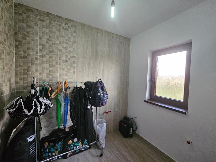 Duplex nou, 5 camere, P+E, cu perete despărțitor dublu, Dumbrăvița, comision 0% - 29