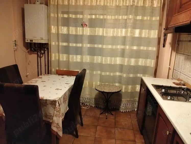 proprietar inchiriez apartament cu doua camere decomandat - 2