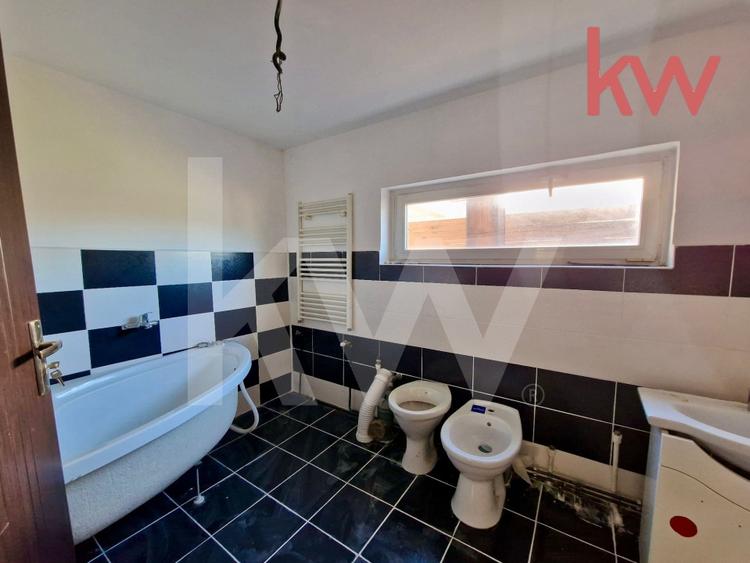 Casa De Vanzare La PRET De APARTAMENT - 9