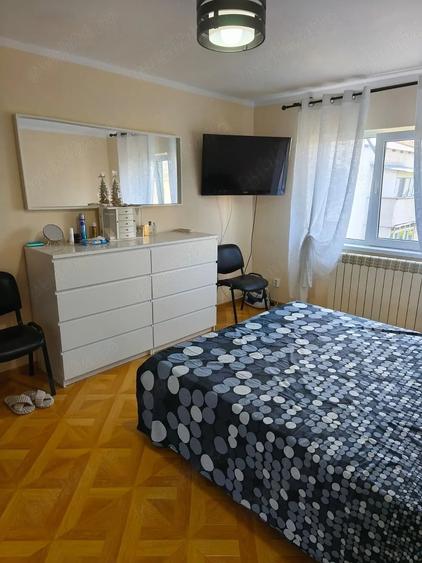 Apartament cu 4 camere decomandat în Central