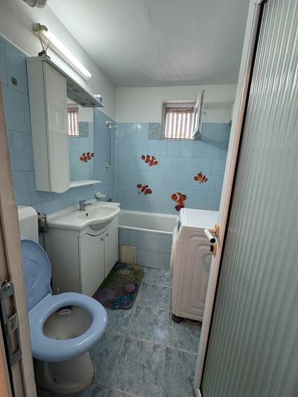 Inchiriez apartament zona centrala etaj 1 - 13