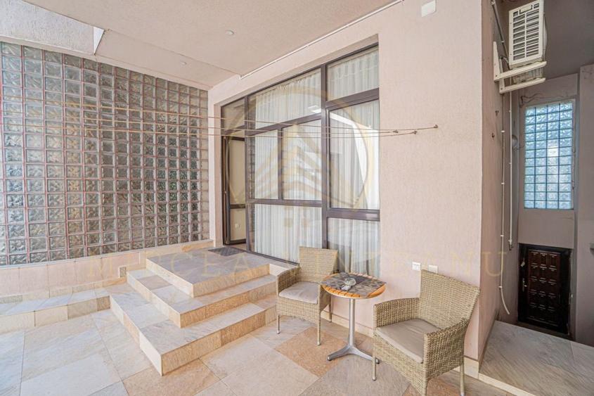 Ultracentral -Cladire impozanta  D+P+2E. - 45