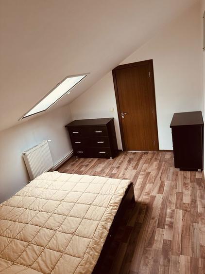 Casa formata din doua apartamente cu intrare individuala din curte - 4