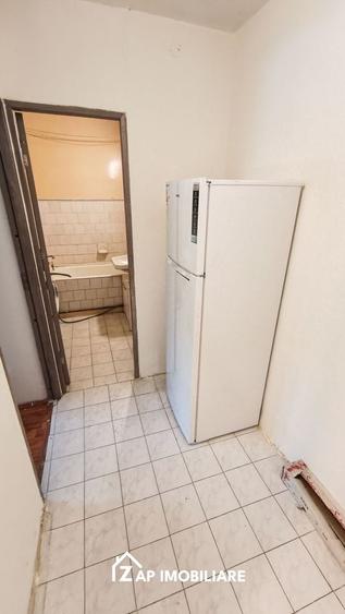 Apartament cu 2 camere decomandat, mobilat în Corina