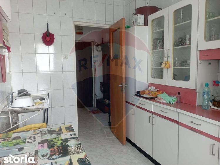 Apartament cu 3 camere de vanzare in zona Bucur Obor - 8