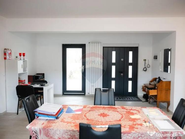 Casa / Vila cu 5 camere de vanzare - 15