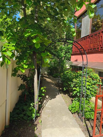 Apartament cu 2 camere semidecomandat în Olteniței