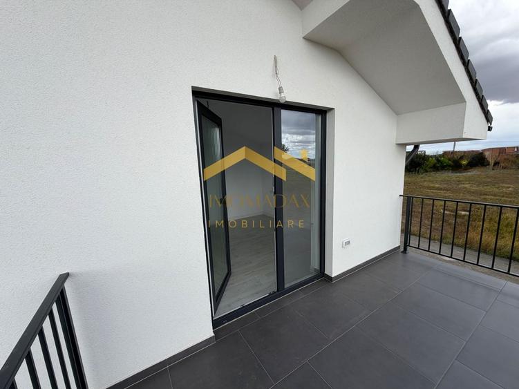 Duplex cu 3 camere cu Canalizare în Bucovăț (Remetea Mare)