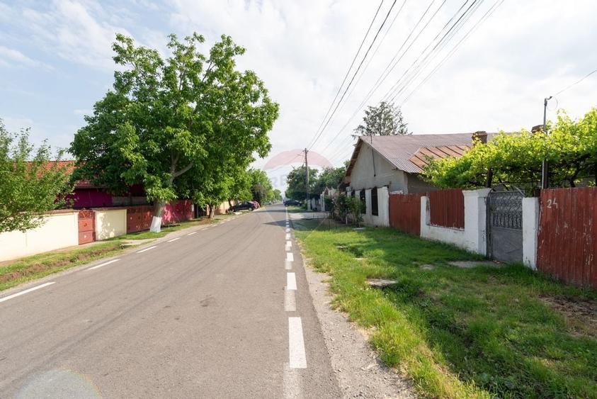 Casa cu 4 camere de vanzare , 96mp totali, sat Islaz - 2