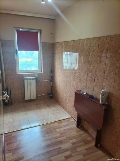 Vand apartament 3 camere decomandat - 2